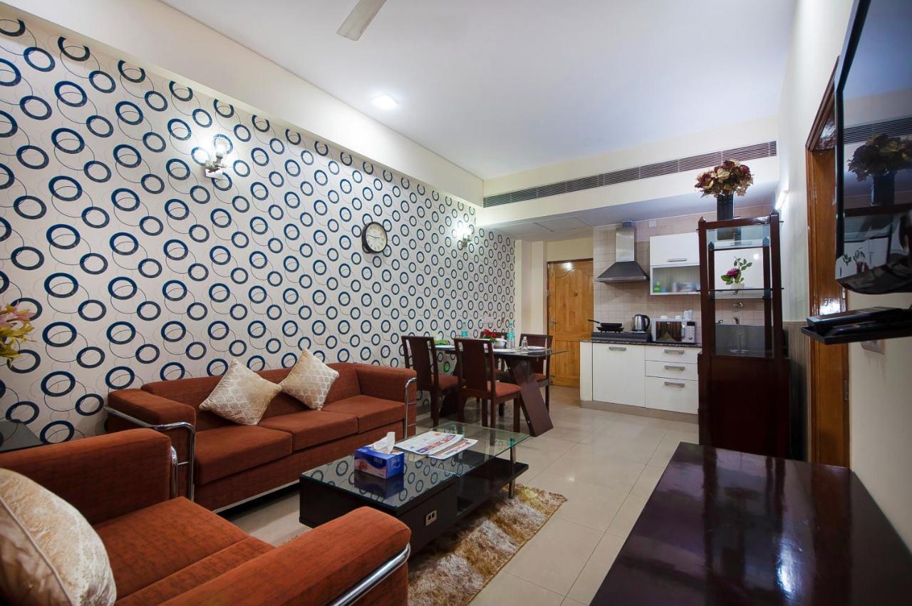 Imperial Apartments Huda City Gurgaon Bagian luar foto
