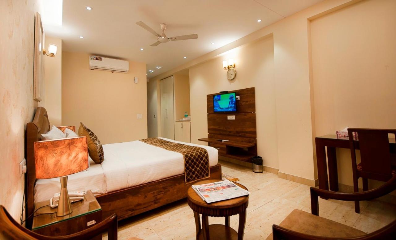 Imperial Apartments Huda City Gurgaon Bagian luar foto