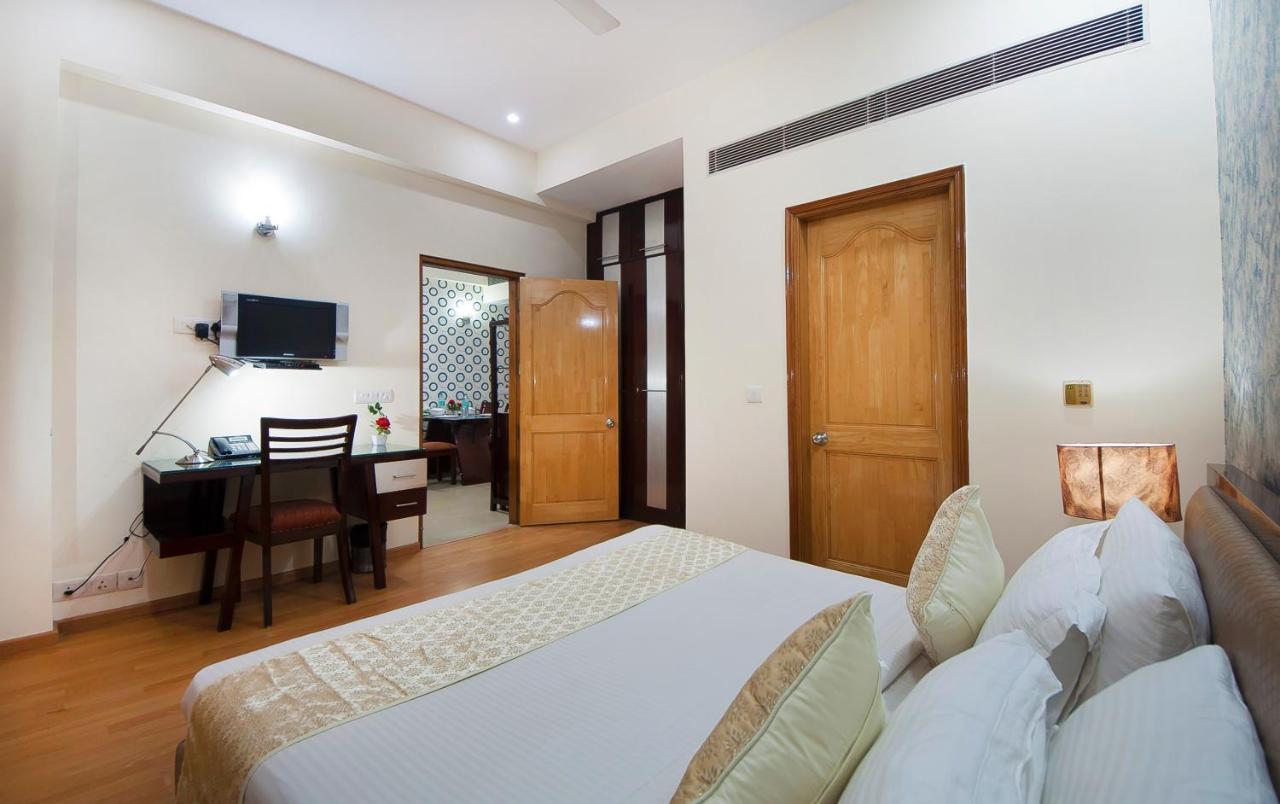 Imperial Apartments Huda City Gurgaon Bagian luar foto