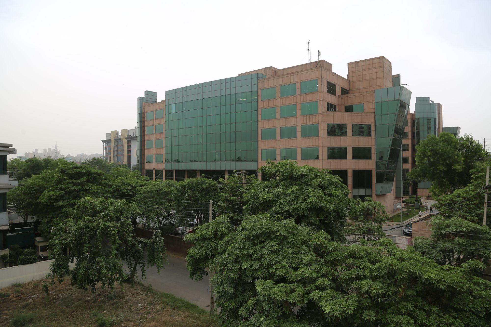 Imperial Apartments Huda City Gurgaon Bagian luar foto