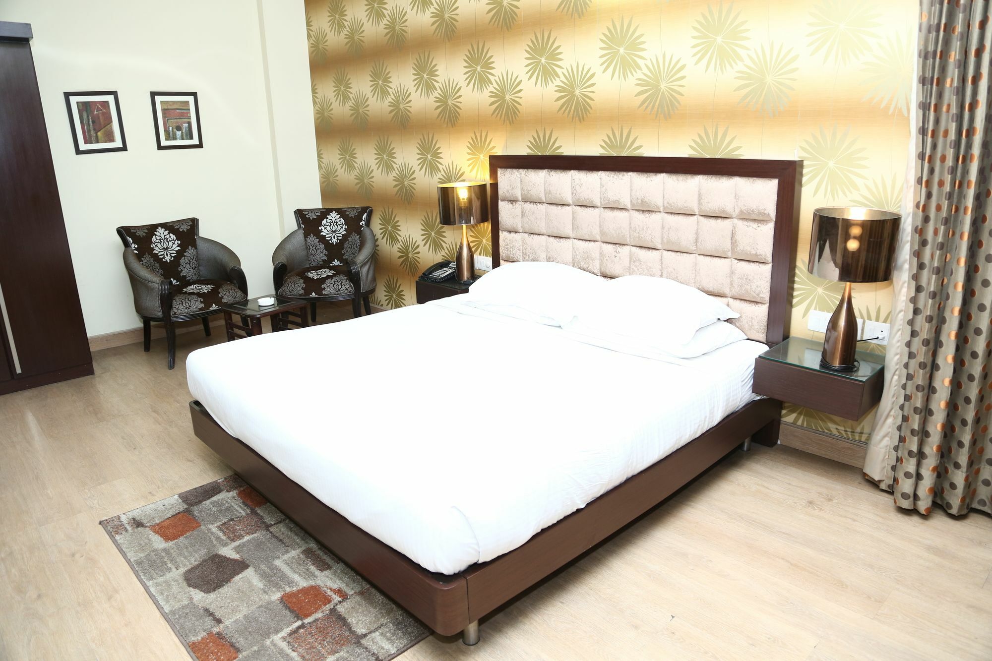 Imperial Apartments Huda City Gurgaon Bagian luar foto